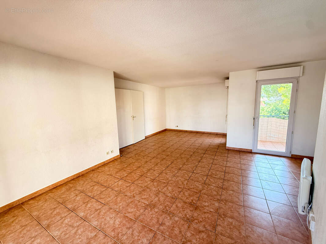 Frejus - 4 pieces 85m2 - terrasse - piscine - photo 4