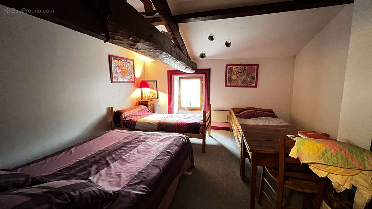 Maison Le Gua 9 pièces 6 chambres dépendance - photo 12