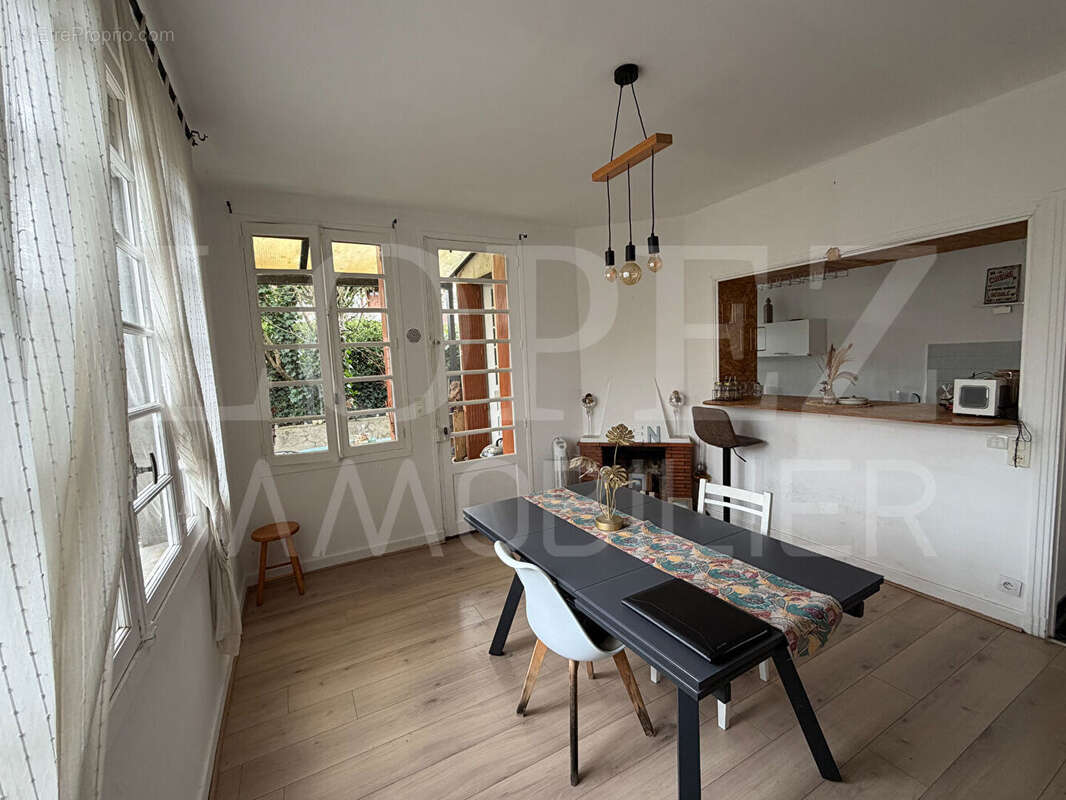 Maison à LABRUGUIERE