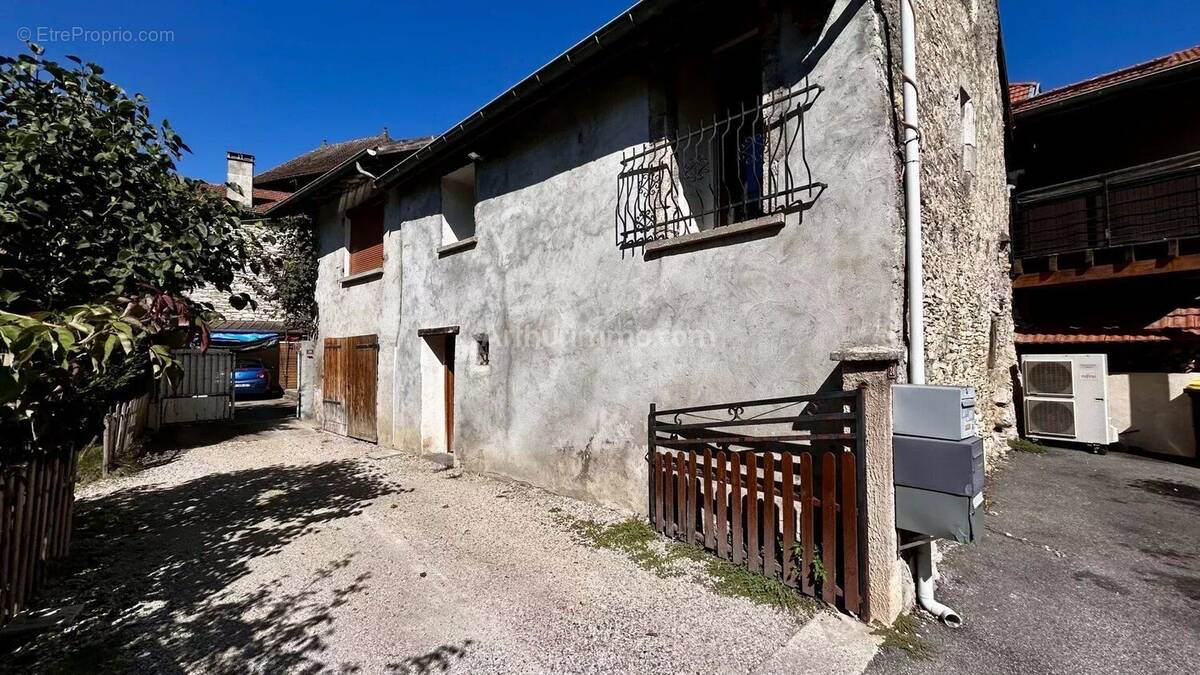 Maison à BOUVESSE-QUIRIEU