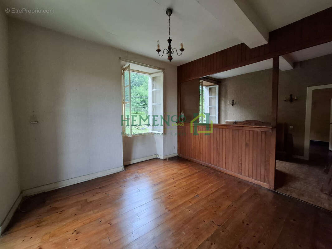 Appartement à TARDETS-SORHOLUS