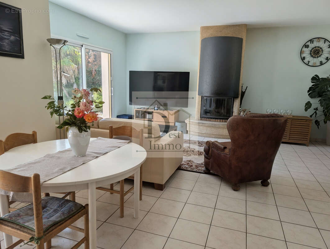 Propriété d'exception à Chalus proche de la Dordogne et de Limoges — Parc de 4 960 m2 - photo 7