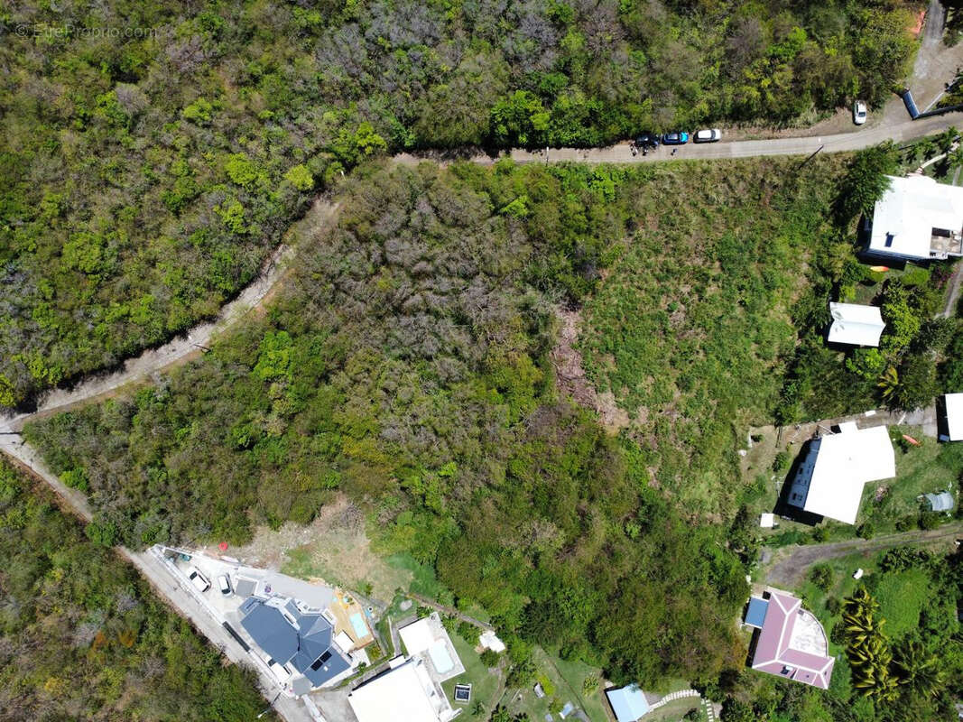 Terrain à LE ROBERT