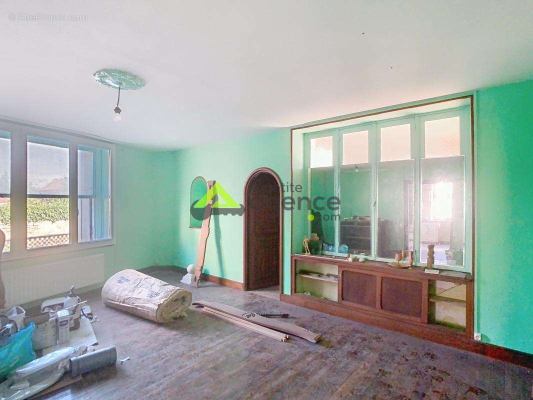 Maison à CHENERAILLES