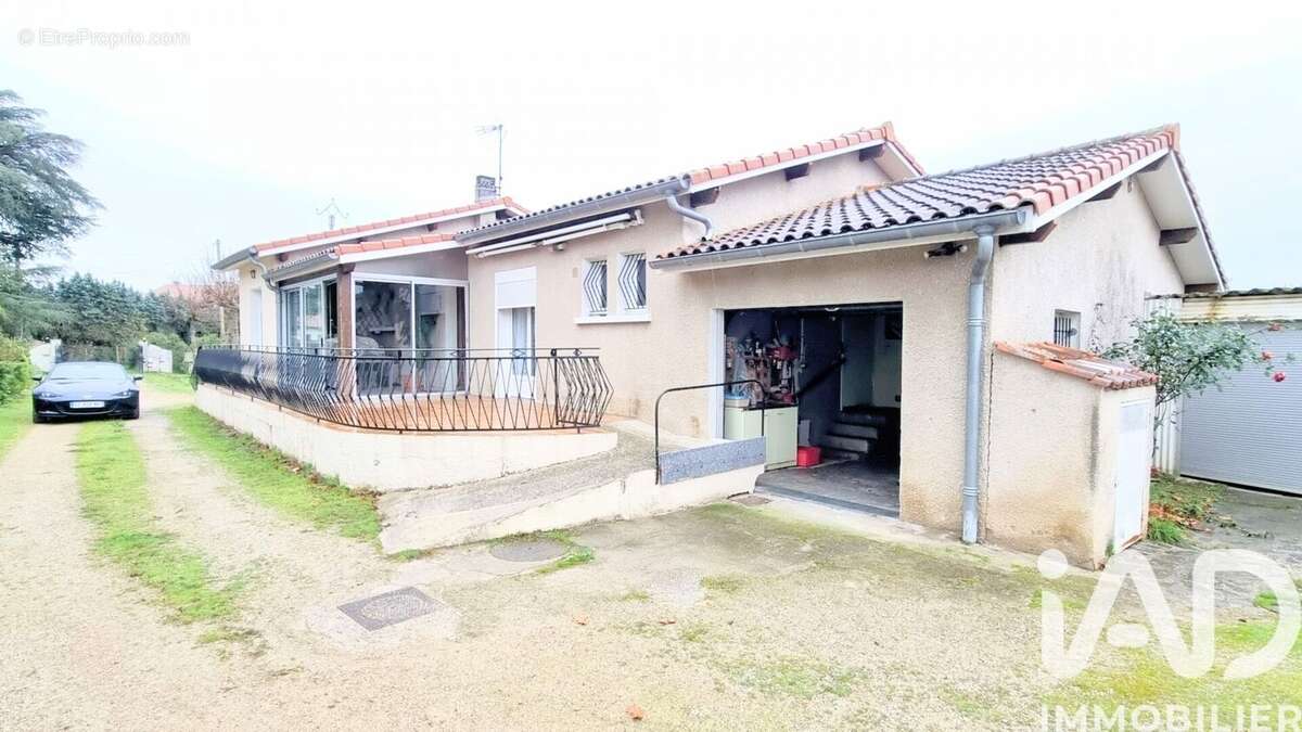 Maison 107 m² à Castres  - photo 2