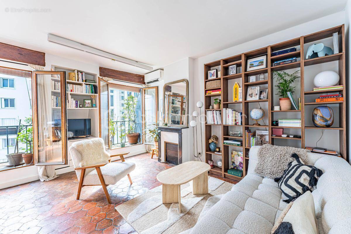 Appartement à PARIS-10E