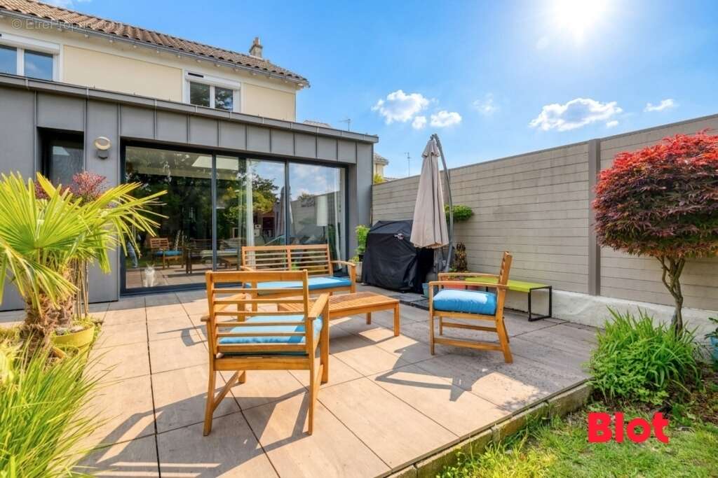 Maison à SAINT-SEBASTIEN-SUR-LOIRE