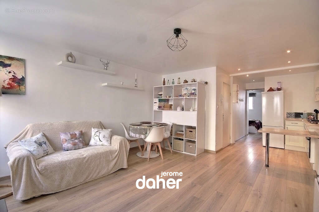 Appartement à MARSEILLE-1E