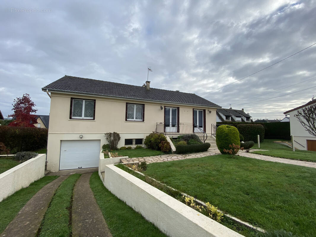 Maison à LA CHAPELLE-REANVILLE