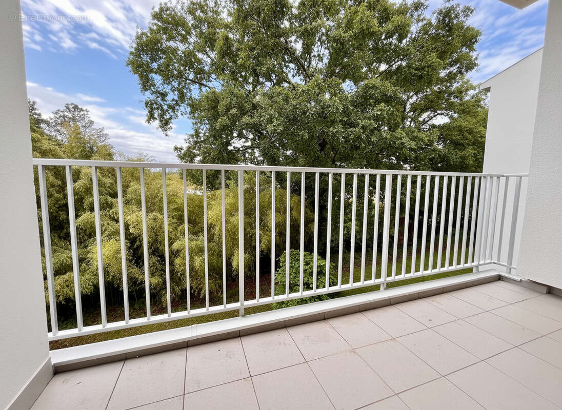 EXCLUSIVITE - Centre de Challans - Appartement avec terrasse et stationnement - photo 2