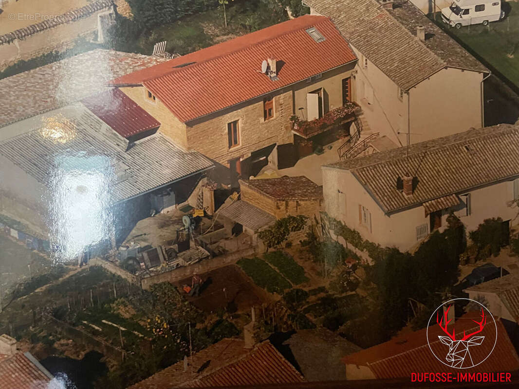 Maison à POUILLY-LE-MONIAL