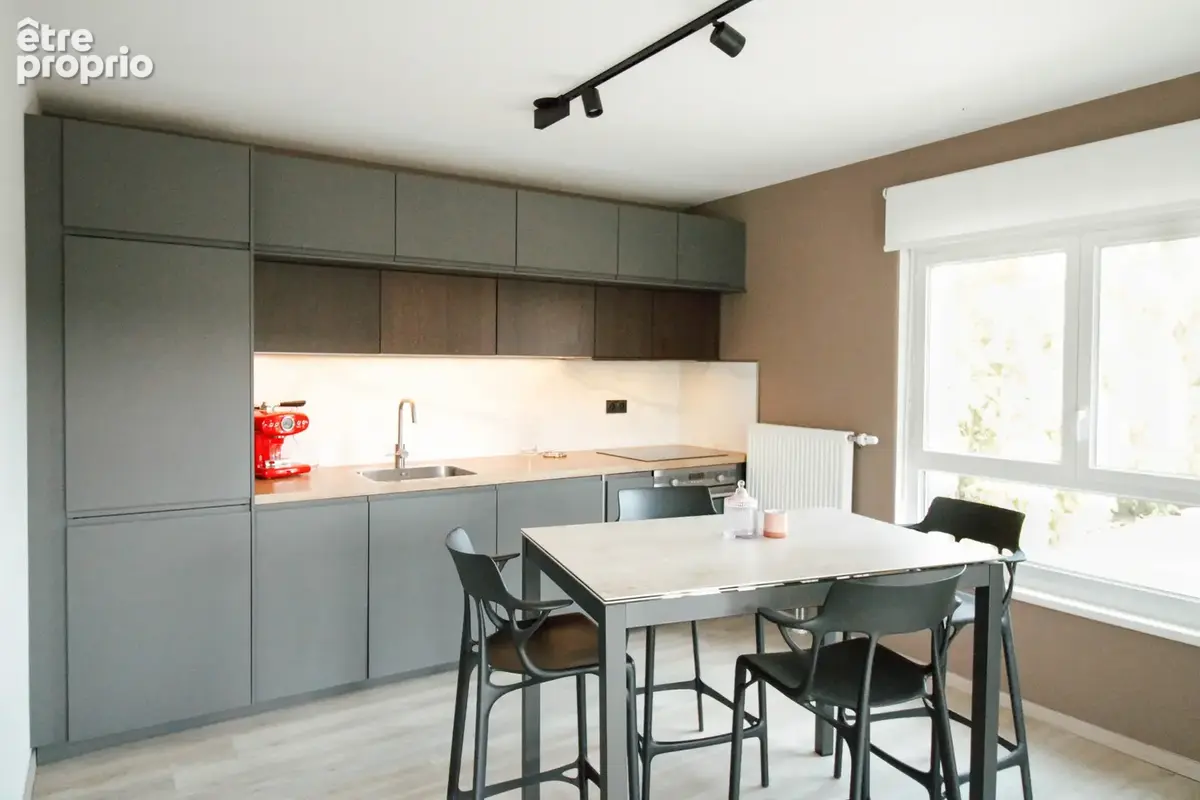 Appartement T2 avec balcon, parking sans vis à vis. - photo 2