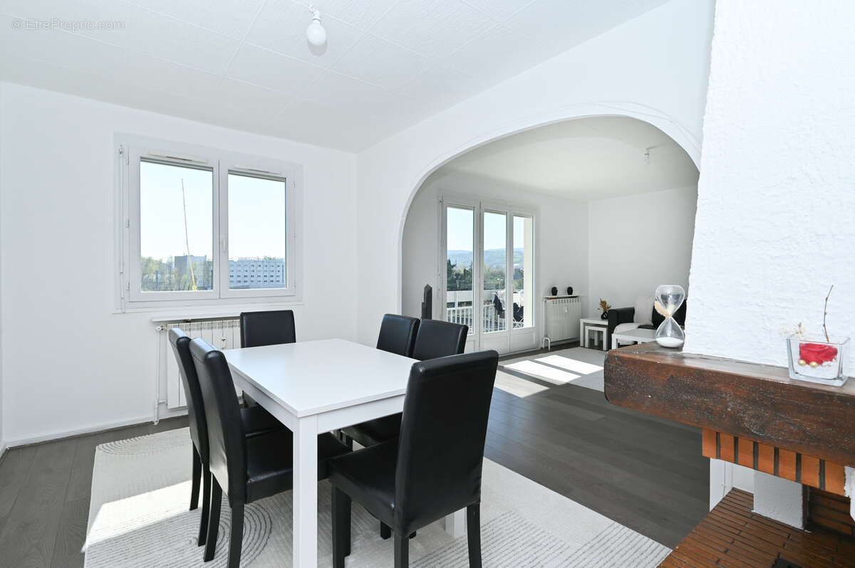 Appartement à CHASSE-SUR-RHONE