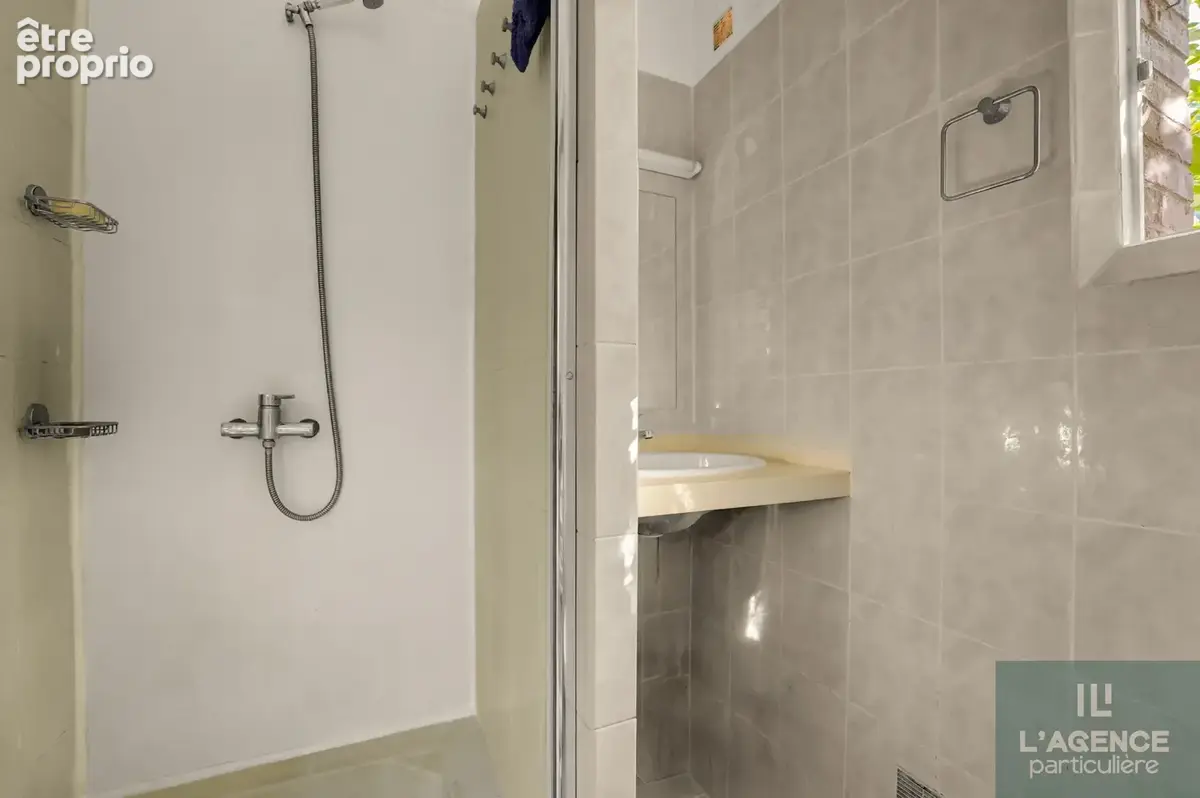 Maison des années 30 de 76 m2 Carrez (106 m2 au sol) avec jardin intimiste - photo 14