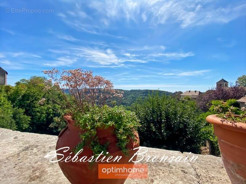 Maison à CHATEAU-CHALON