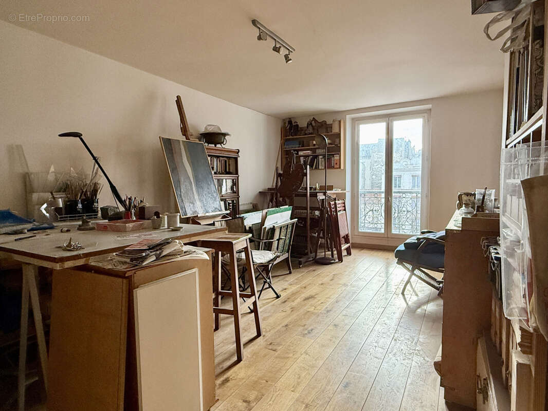 Appartement à PARIS-14E