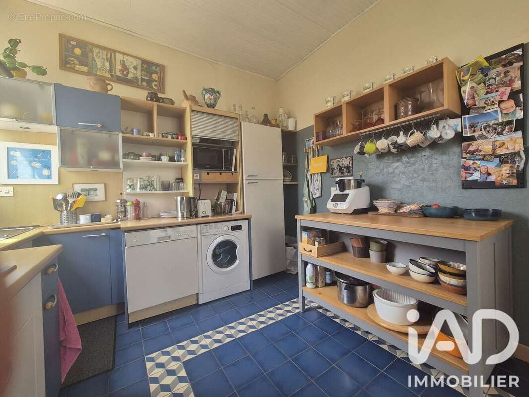 Photo 8