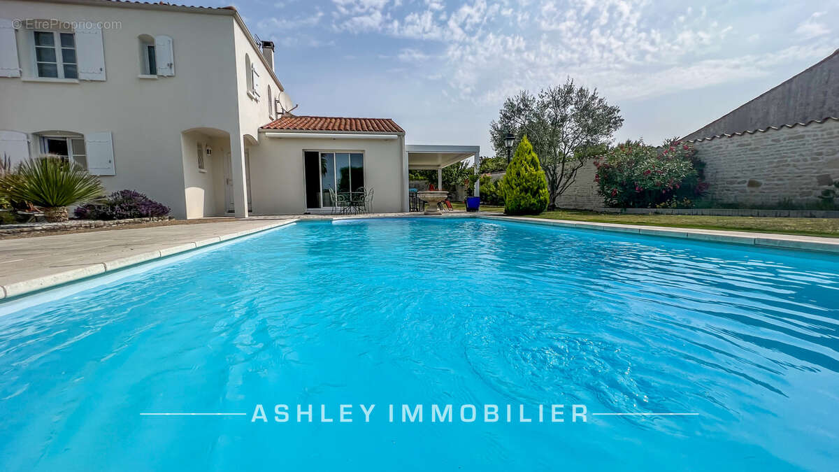 Exclusivité - à vendre 10 min de la rochelle  - maison familiale  5 chambres avec piscine et jardin2 - photo 2