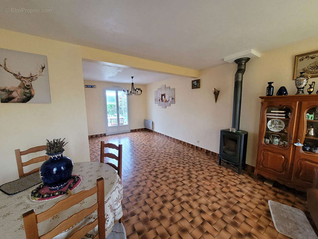 Maison à SAINT-LYE-LA-FORET