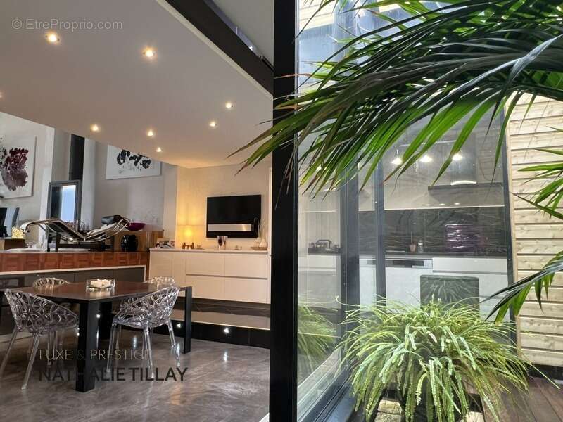 Orleans hyper centre, appartement loft à vendre, avec patio, terrasse  de 150 M²? salle de sport, garage - photo 8