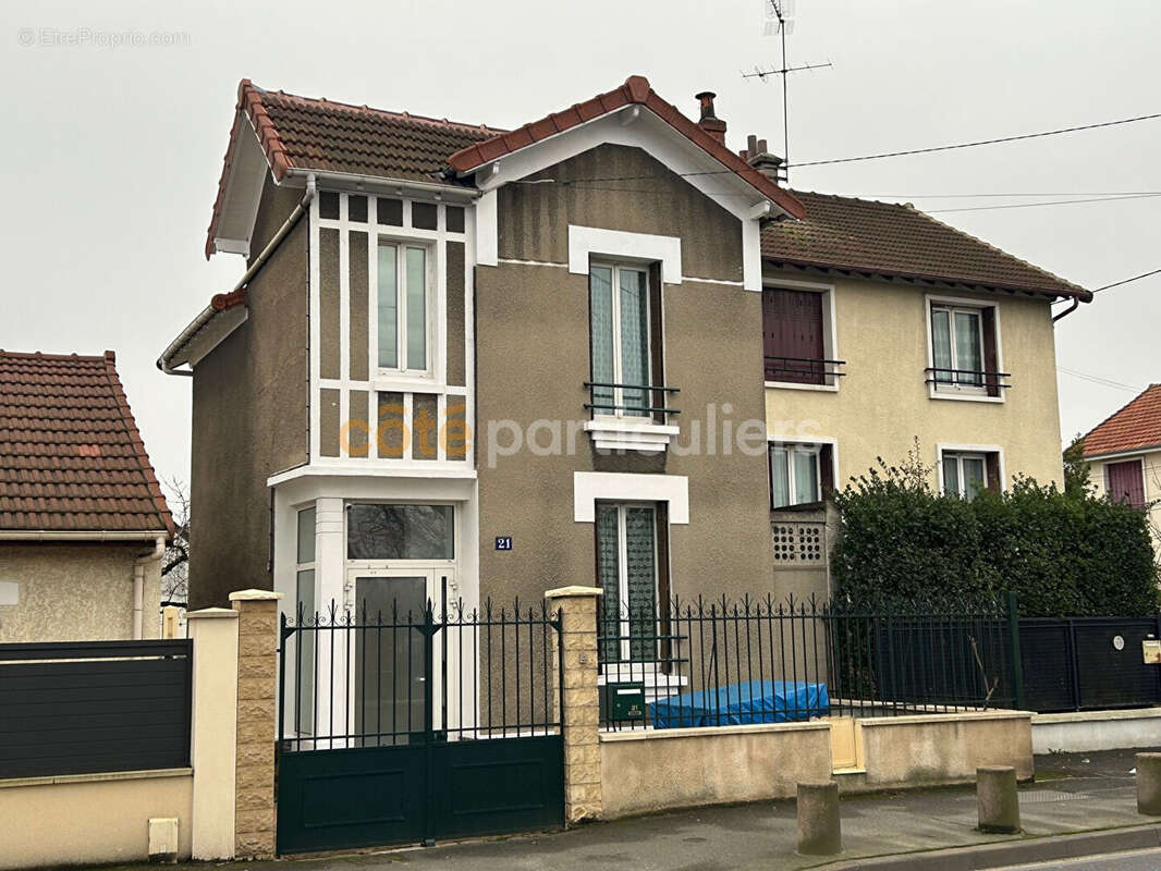 Maison à VILLENEUVE-LE-ROI