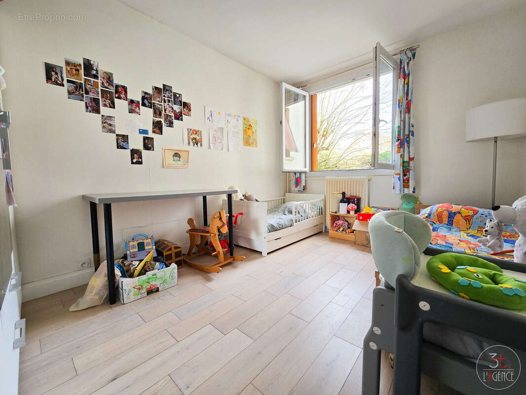 Appartement à FONTENAY-SOUS-BOIS