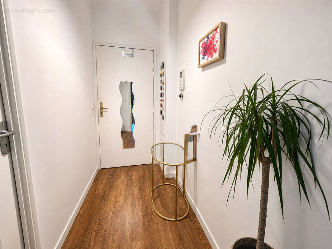 Appartement à MARSEILLE-1E