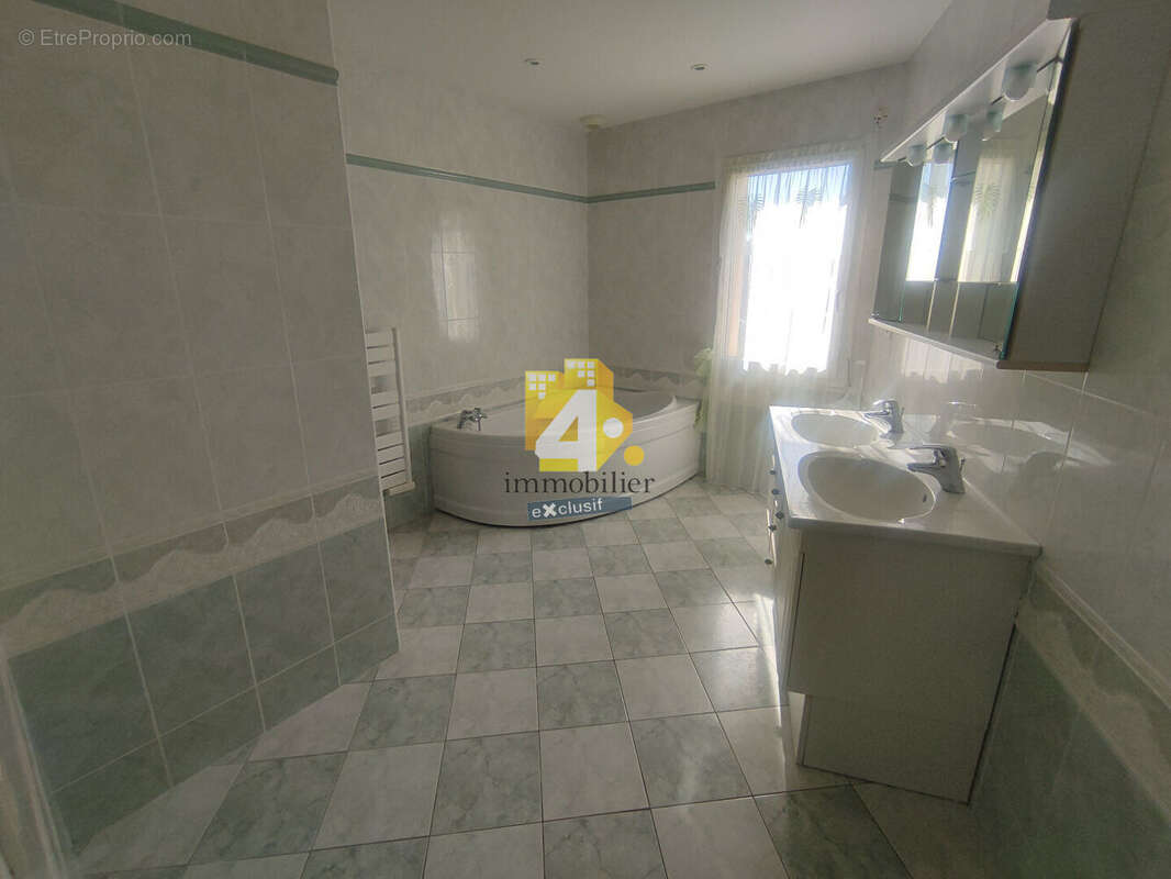 Maison à PONTCHATEAU