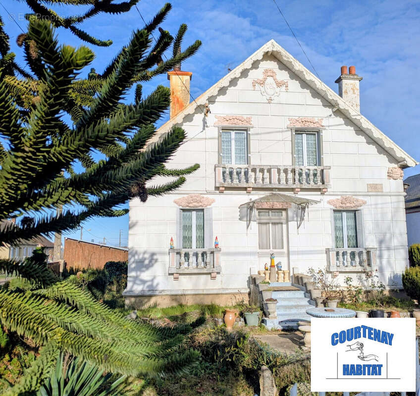 Maison à COURTENAY