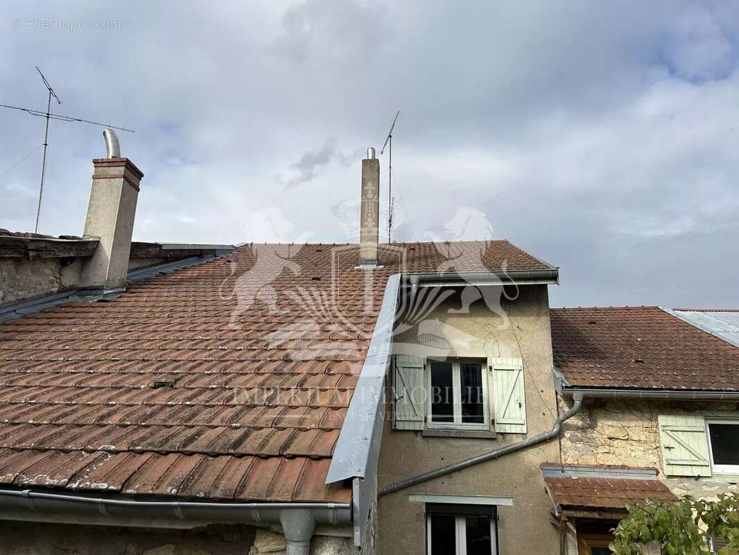 Maison à LINY-DEVANT-DUN