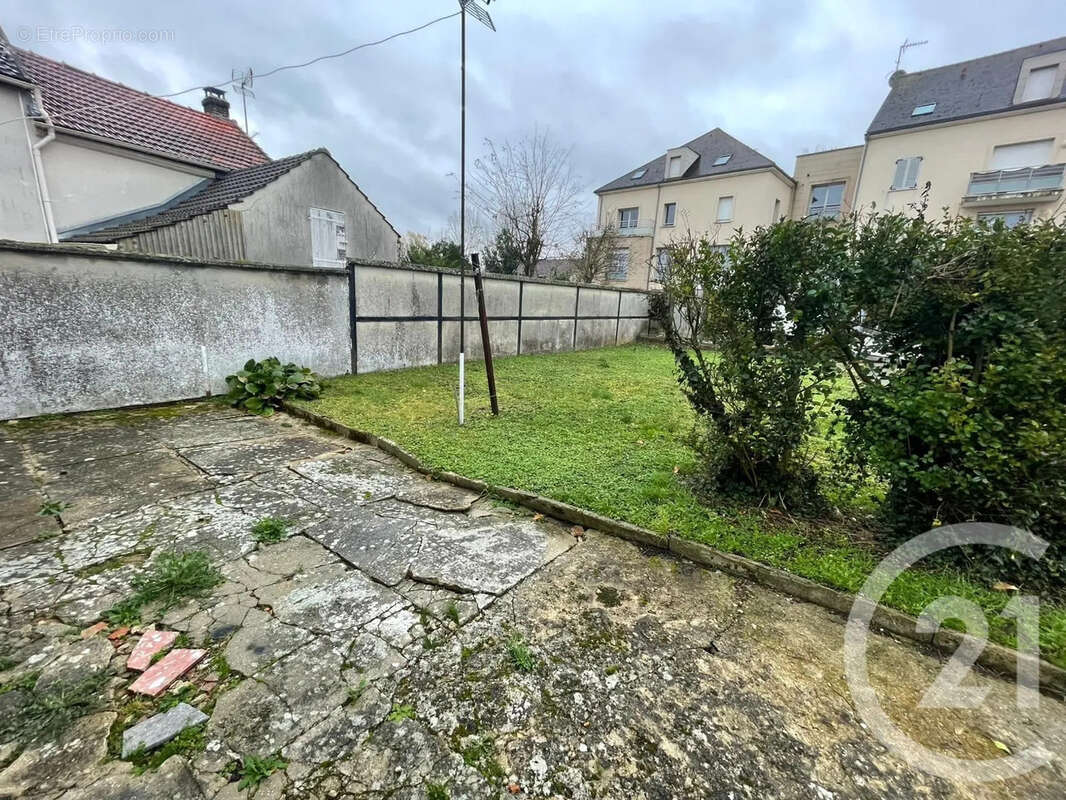 Terrain à MOUSSY-LE-NEUF