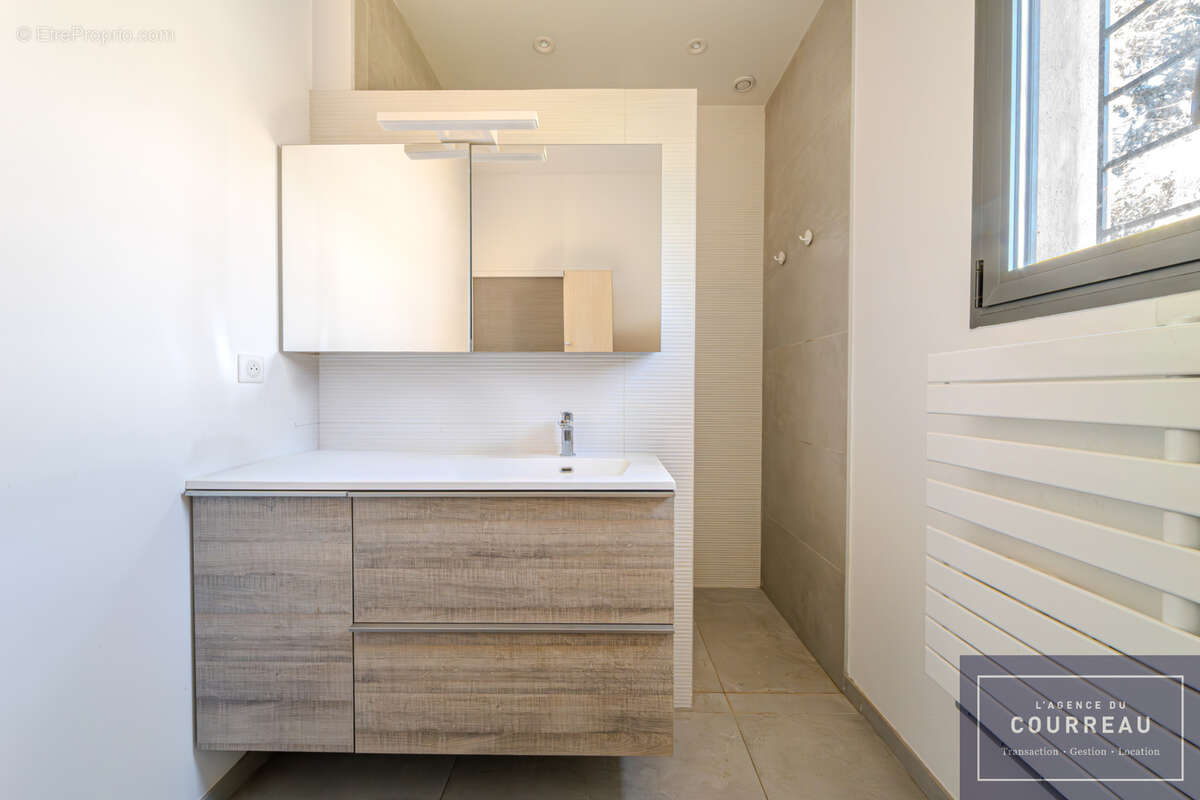 Villa F5 de 178,04 m2 avec piscine et garage sur 1003 m2 de parcelle - photo 11