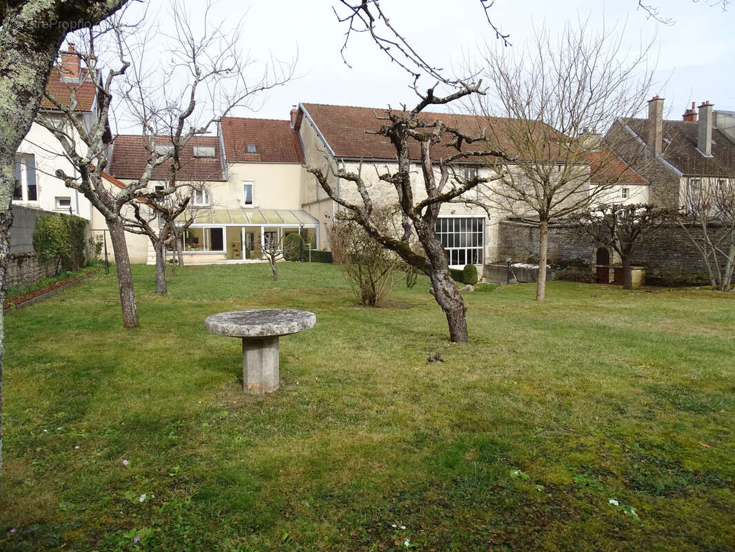 Maison à CHATILLON-SUR-SEINE