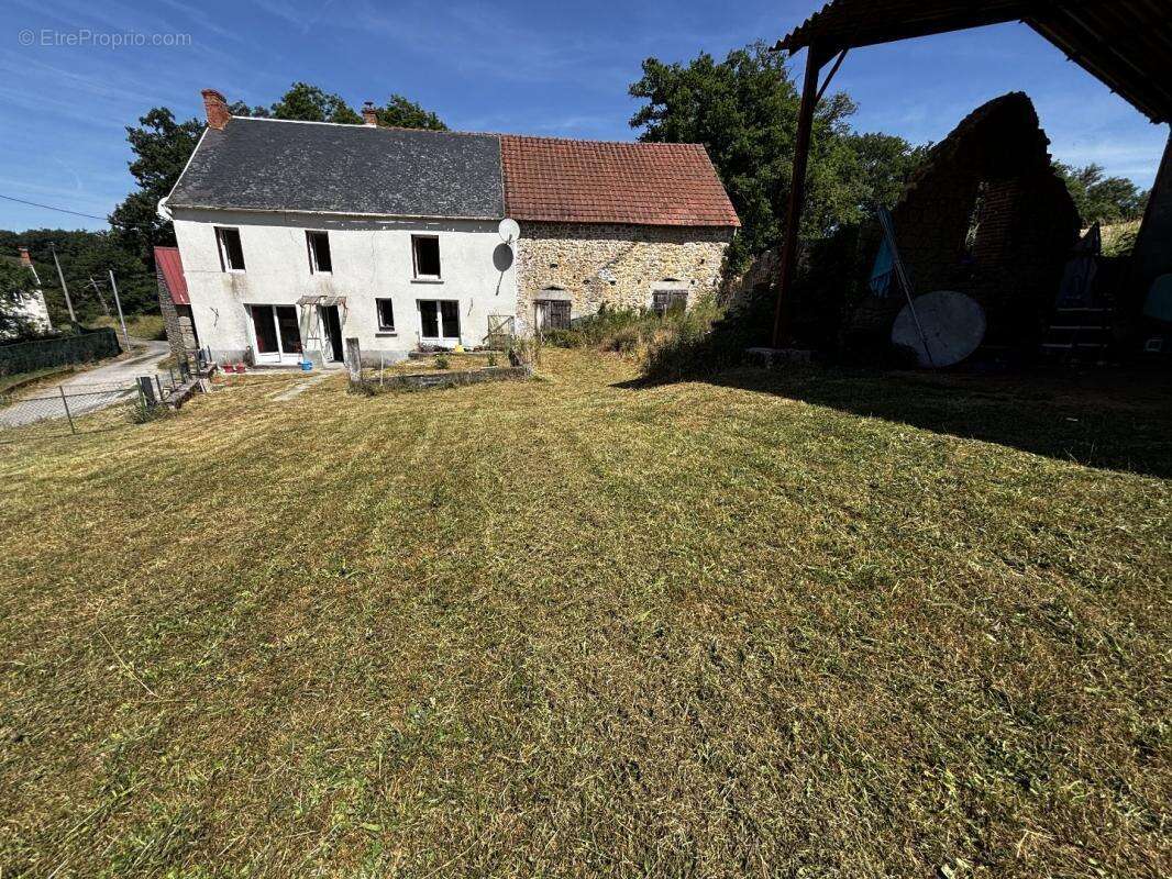 Maison 94 m² à Saint-Priest  - photo 2