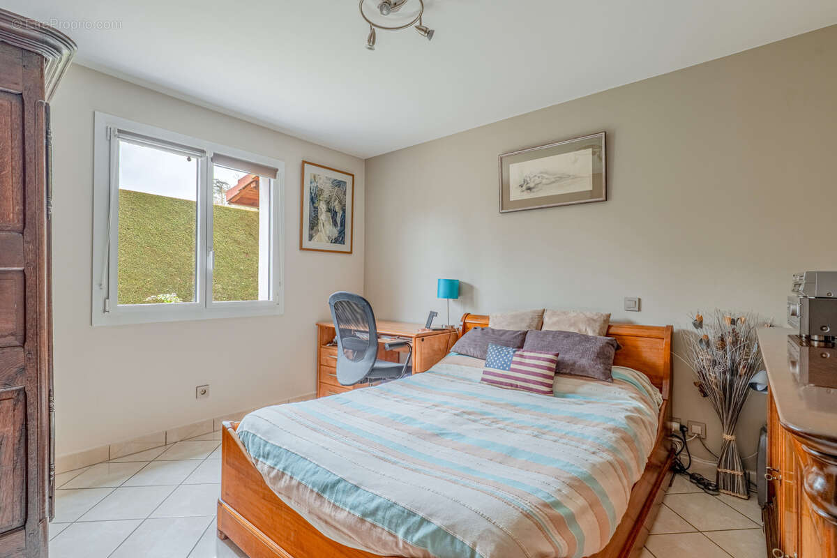 Maison à LA TOUR-DE-SALVAGNY