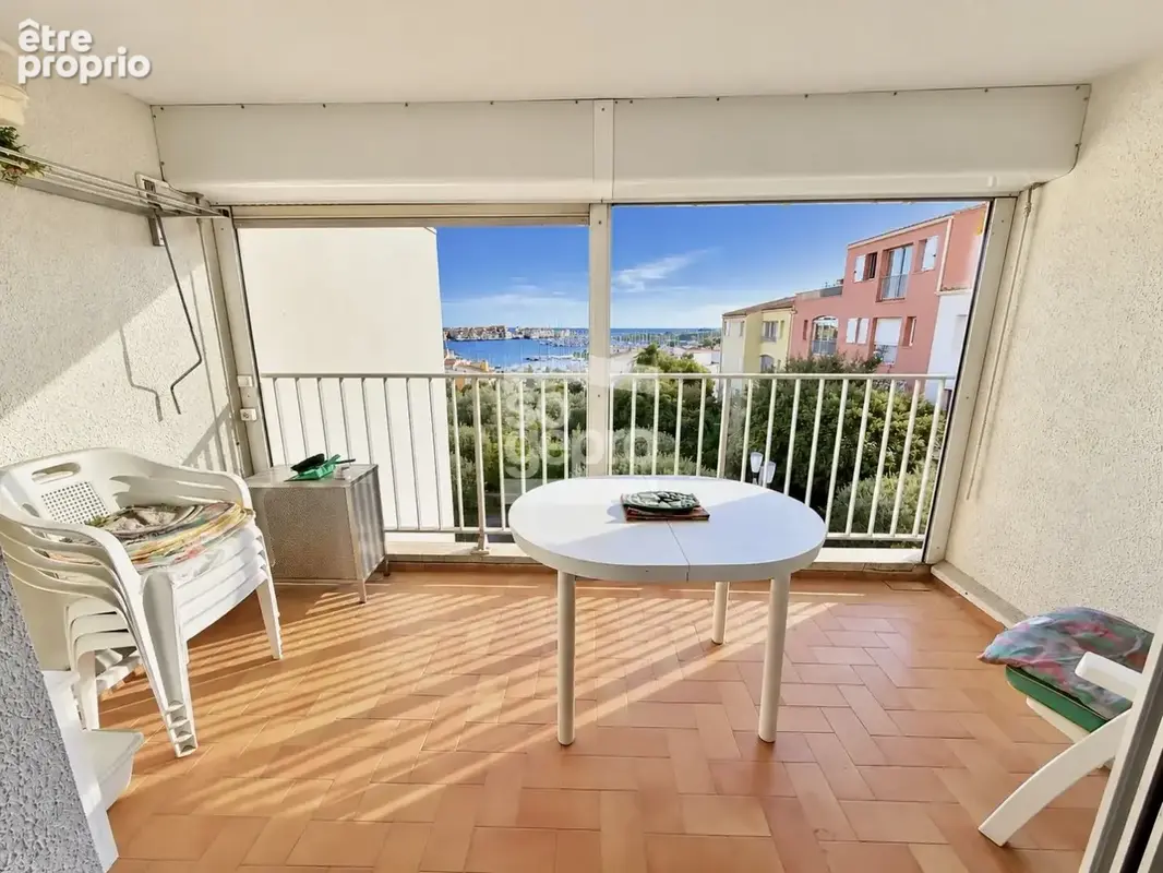 Réf : 2360 - Vente 2 Pièces cabine, avec magnifique vue Port et cellier au Cap d'Agde ! - photo 9