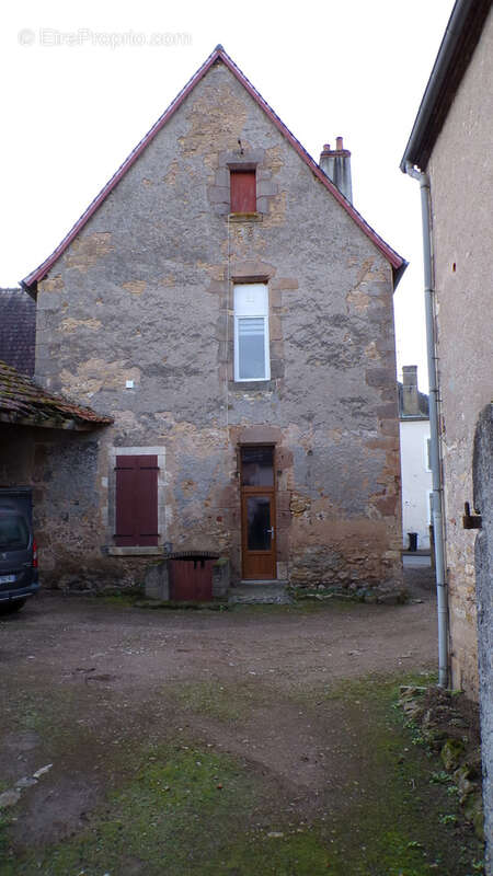 Ainay-le-Château   Maison de village avec deux appartements indépendants - photo 26