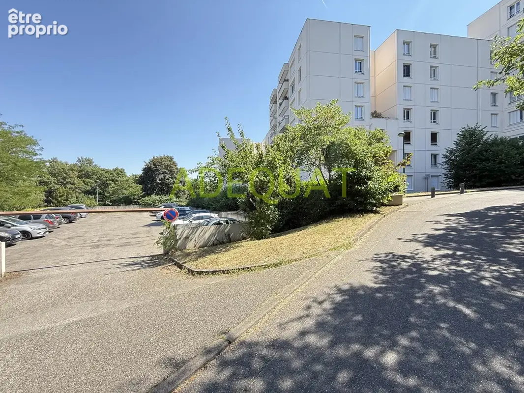 Villefontaine / appartement t5 / 4 chambres / terrasse / cave / garage... - photo 16