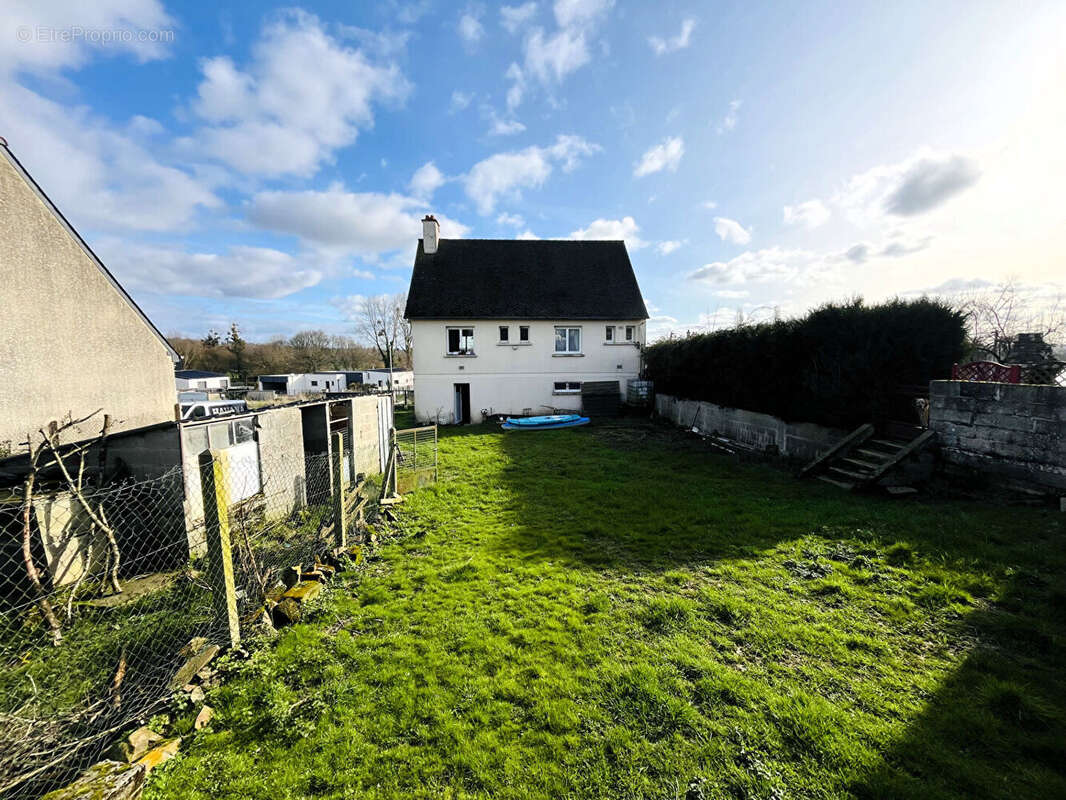 Maison à BAGUER-PICAN