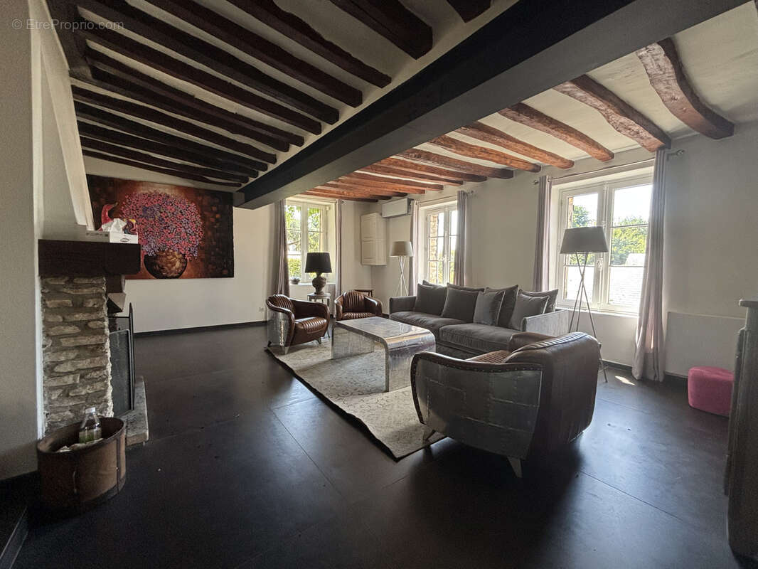 Maison à MONTREUIL-SUR-EPTE