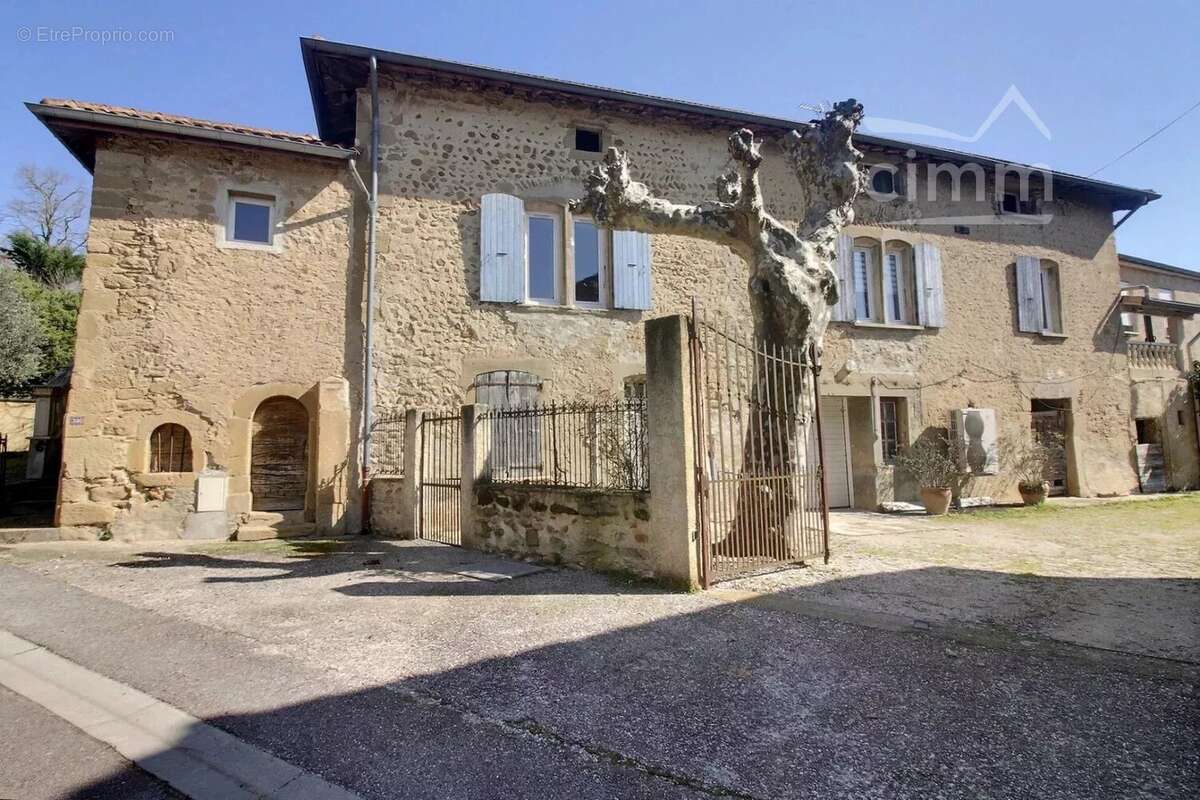 Maison à SAINT-BARTHELEMY-DE-VALS