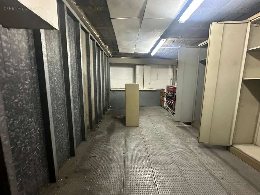 Parking à PARIS-16E