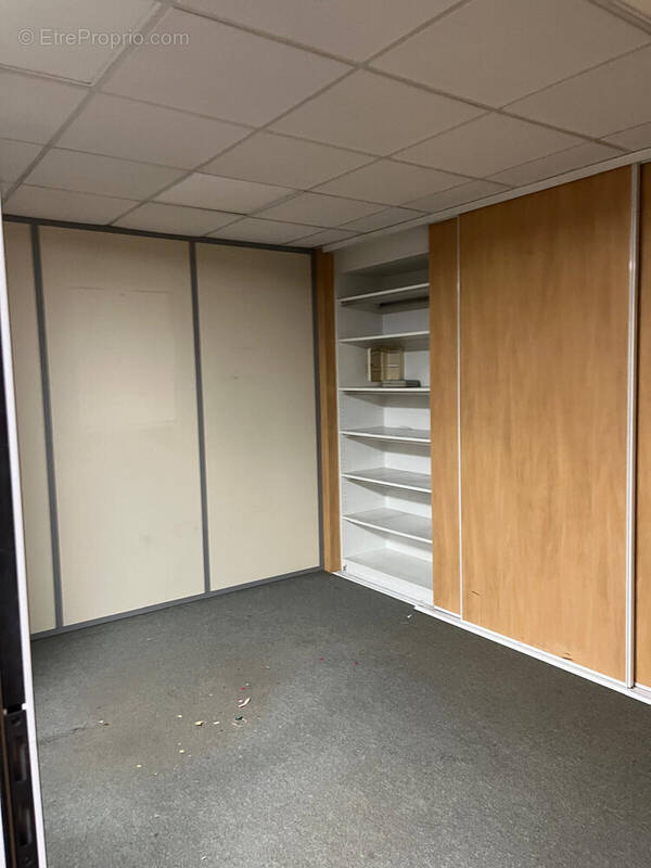 Commerce à VILLE-LA-GRAND