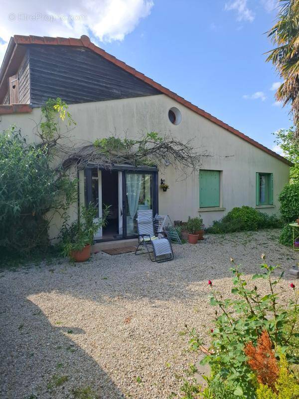 Maison à LES GONDS