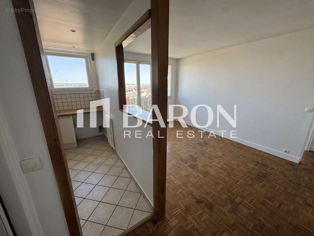 Appartement à PARIS-17E
