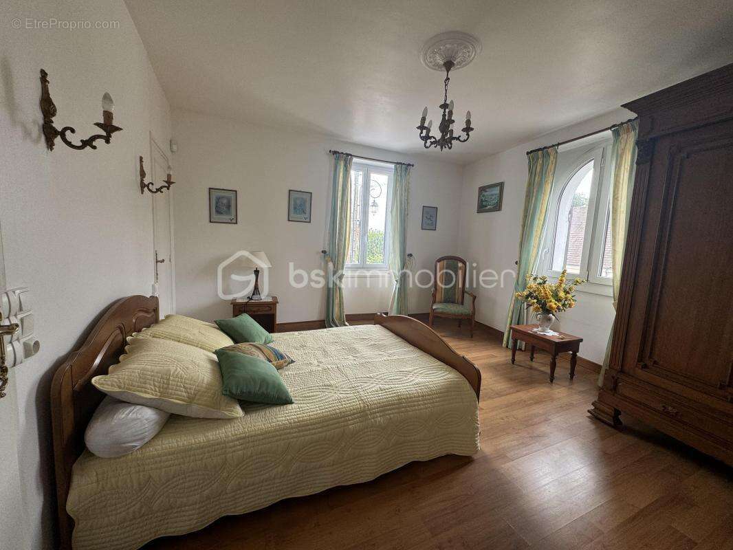 Maison à OZOUER-LE-VOULGIS