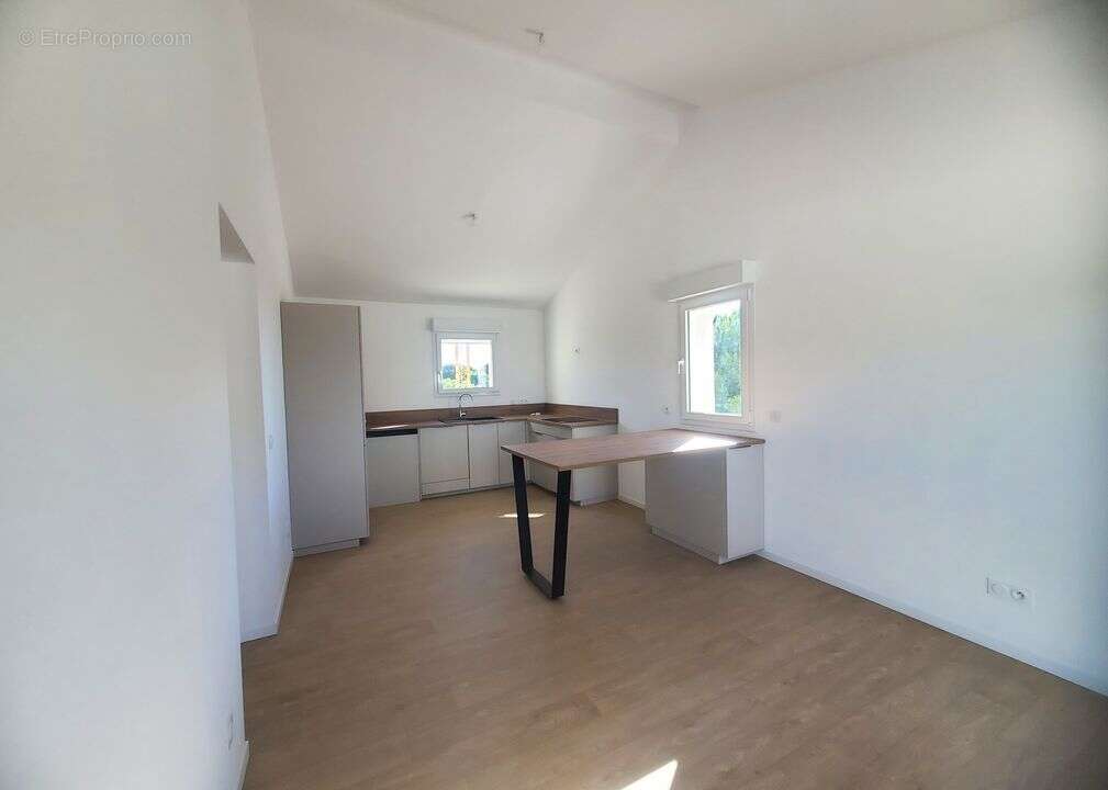 Appartement à ROGNAC