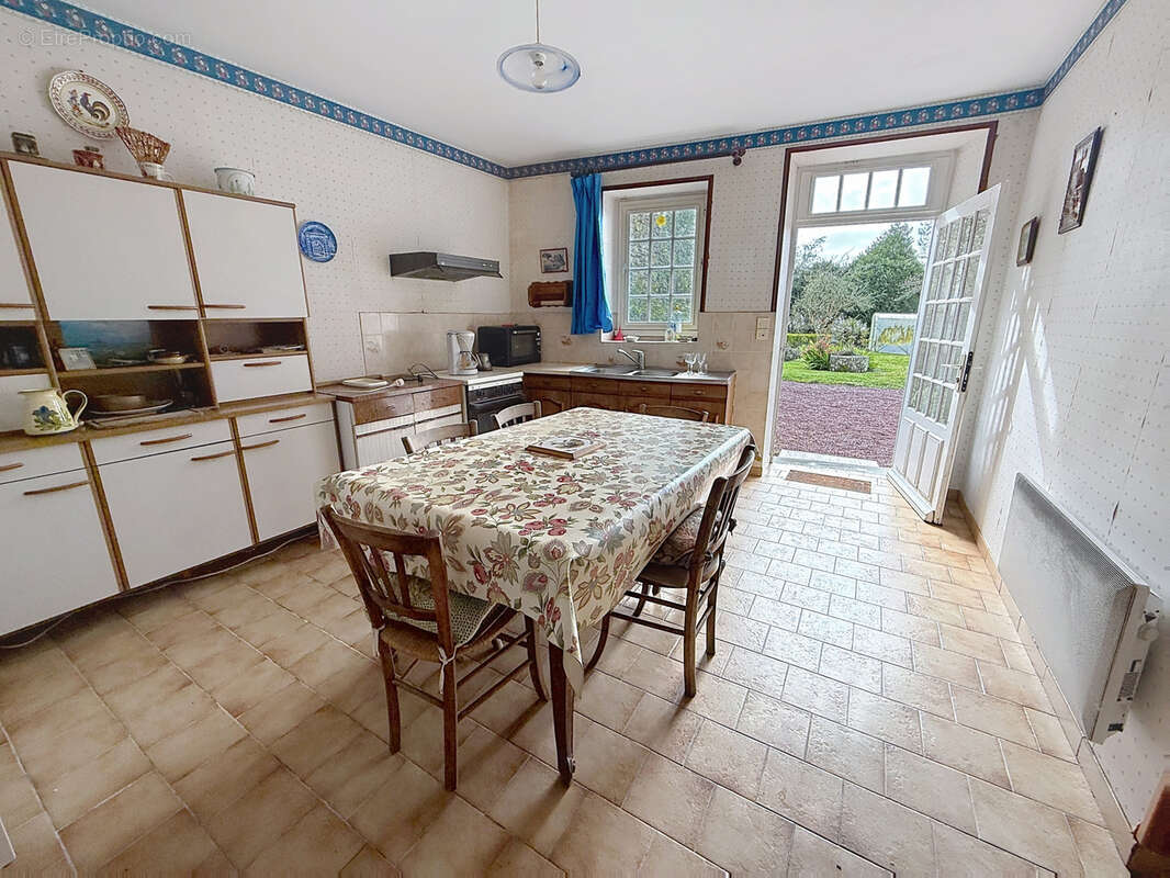 Maison à DRAGEY-RONTHON