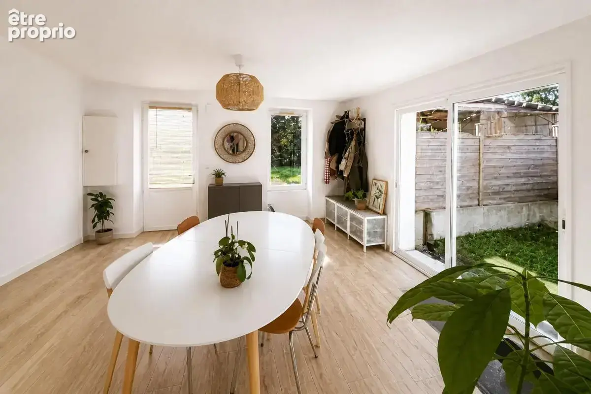 Maison de 6 pièces de 170 m² à Les Brouzils - photo 3
