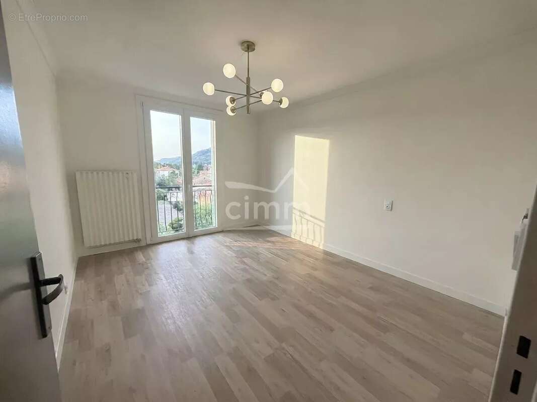 Appartement T3 de 80 m² refait à neuf - photo 4